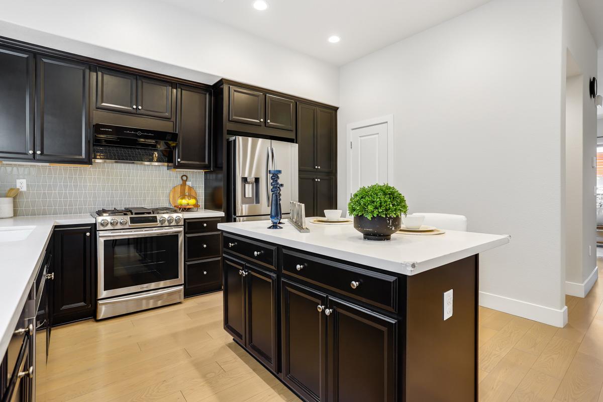 Detail Gallery Image 9 of 28 For 1777 Hazelnut Ln, Milpitas,  CA 95035 - 3 Beds | 3/1 Baths