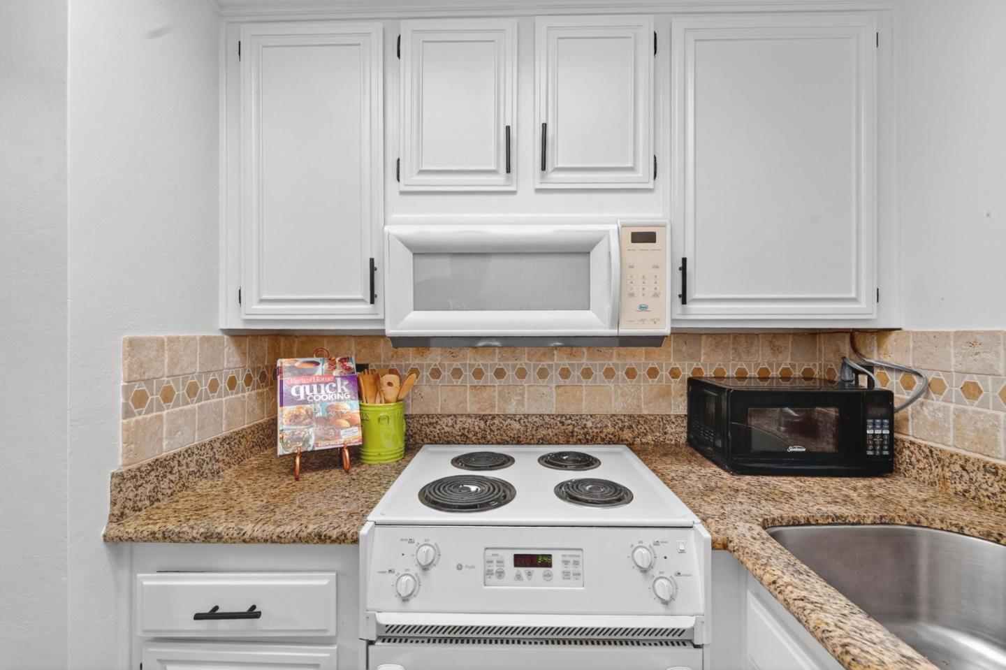 Detail Gallery Image 11 of 27 For 1048 N Abbott Ave, Milpitas,  CA 95035 - 2 Beds | 1 Baths