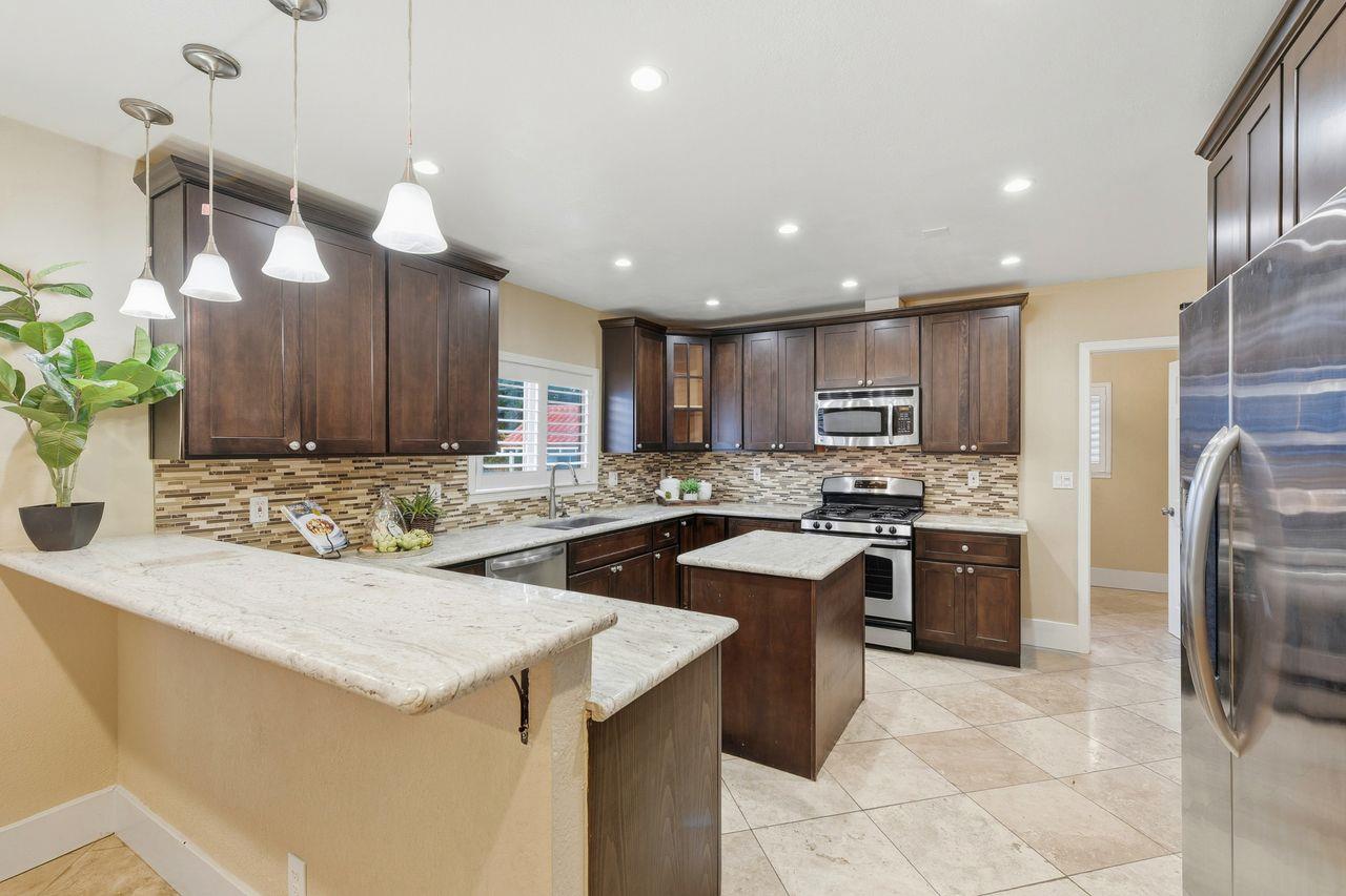 Detail Gallery Image 7 of 27 For 747 Coe Ave, San Jose,  CA 95125 - 4 Beds | 3 Baths