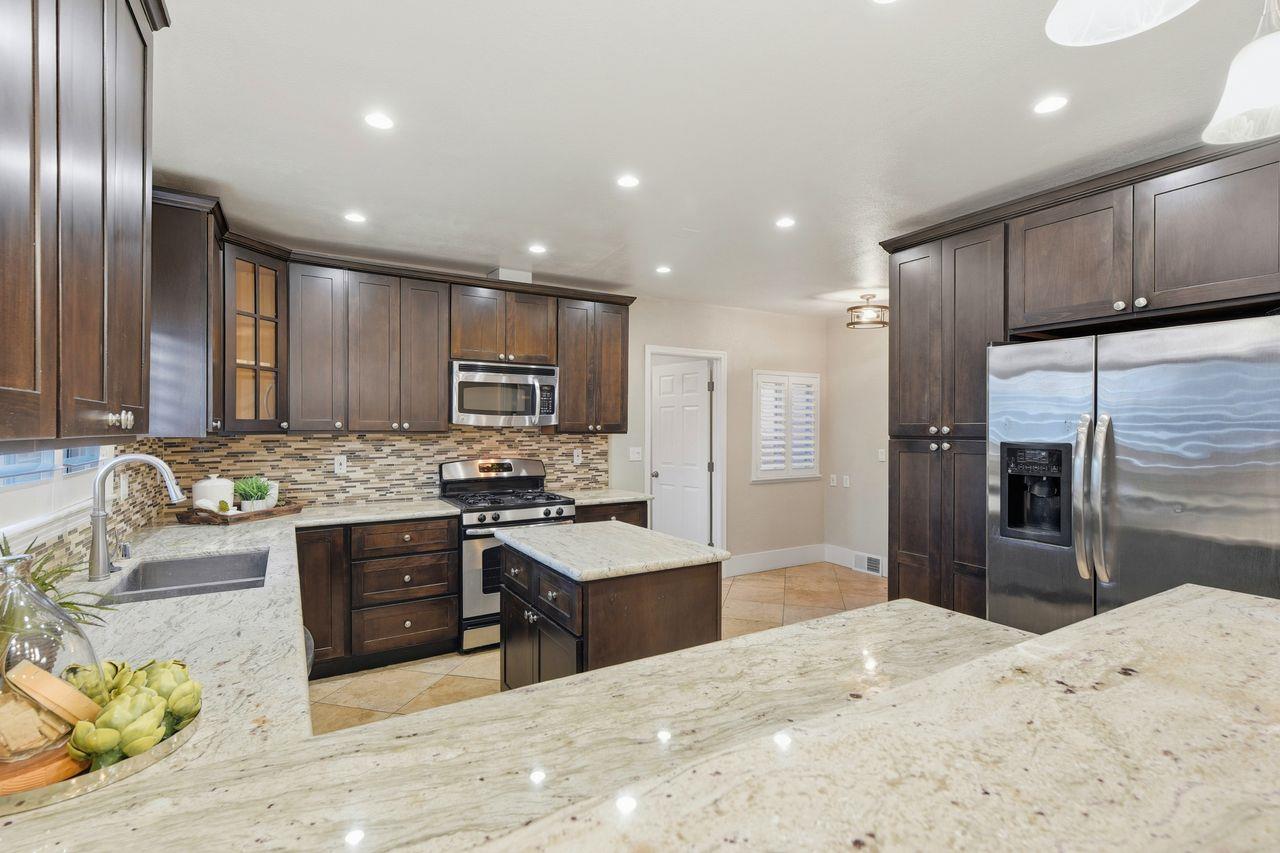 Detail Gallery Image 8 of 27 For 747 Coe Ave, San Jose,  CA 95125 - 4 Beds | 3 Baths