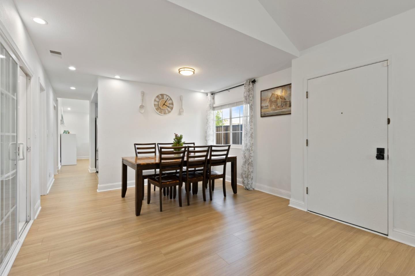 Detail Gallery Image 9 of 49 For 4480 Norocco Cir, Fremont,  CA 94555 - 3 Beds | 2 Baths