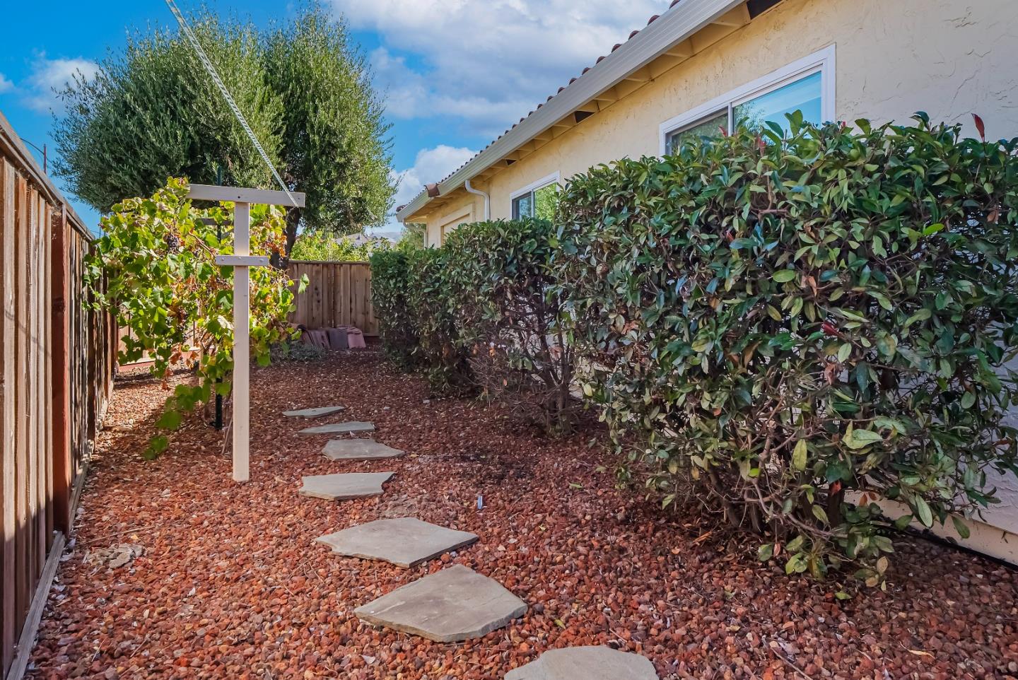 Detail Gallery Image 37 of 46 For 1049 Branbury Way, San Jose,  CA 95133 - 4 Beds | 2 Baths