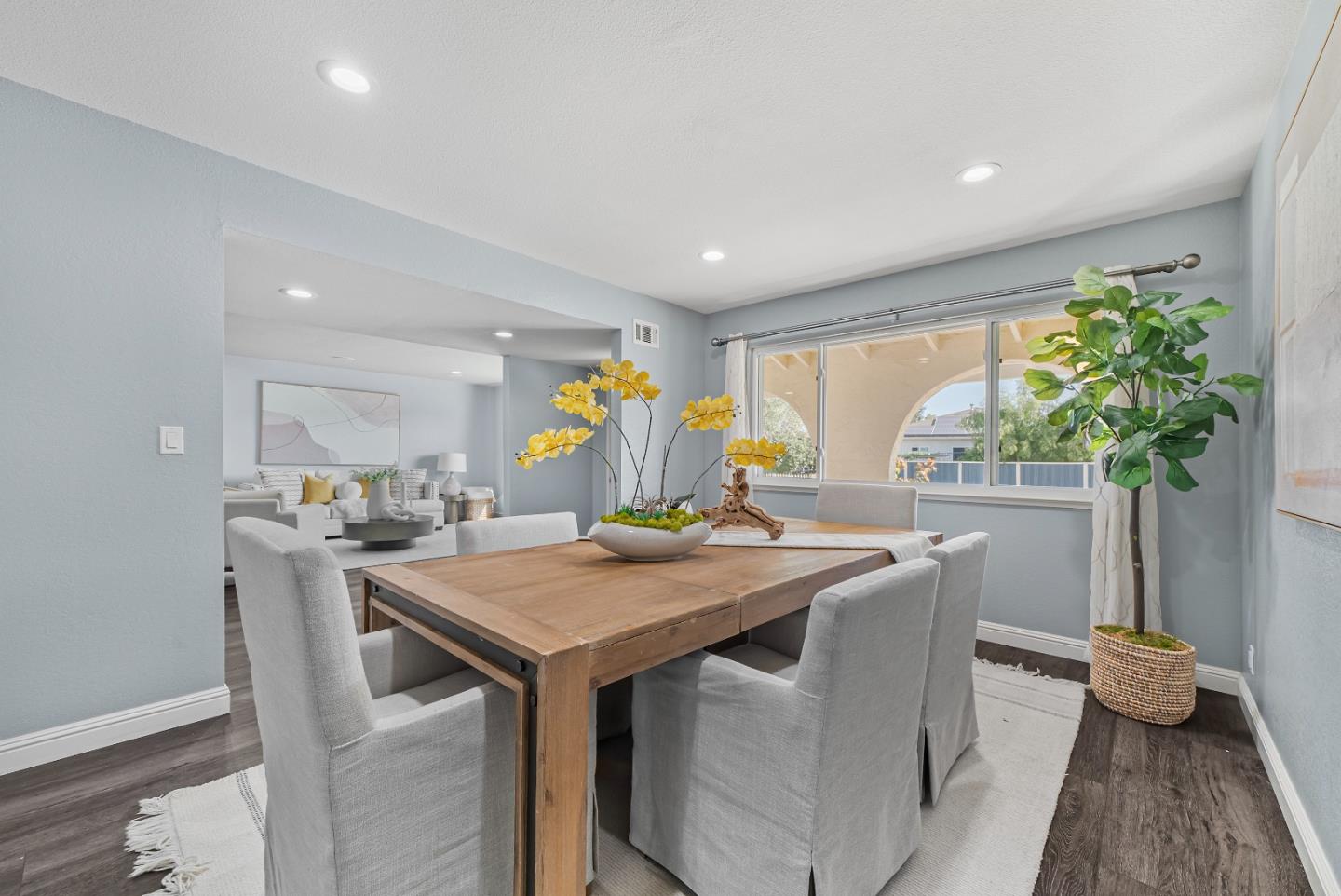 Detail Gallery Image 7 of 46 For 1049 Branbury Way, San Jose,  CA 95133 - 4 Beds | 2 Baths