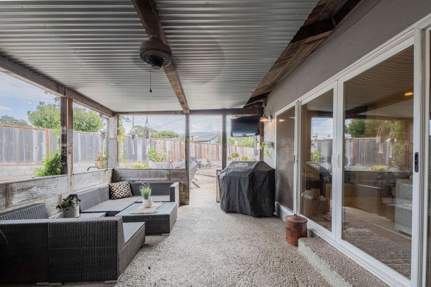 Detail Gallery Image 19 of 44 For 17045 Nina Ct, Salinas,  CA 93908 - 3 Beds | 2 Baths