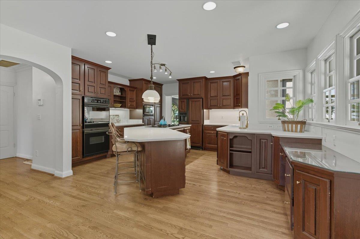 Detail Gallery Image 13 of 48 For 883 Riverside Dr, San Jose,  CA 95125 - 5 Beds | 3 Baths