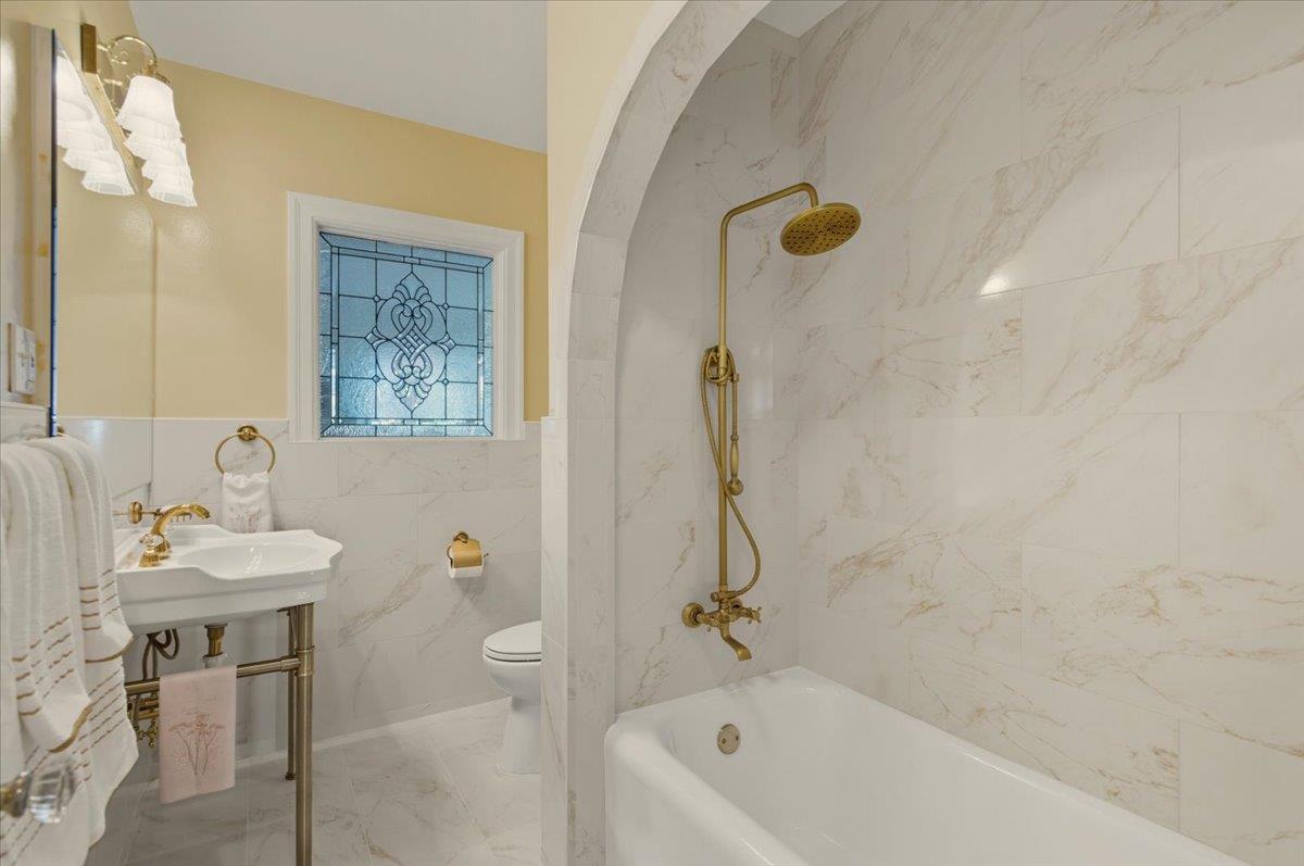 Detail Gallery Image 17 of 48 For 883 Riverside Dr, San Jose,  CA 95125 - 5 Beds | 3 Baths