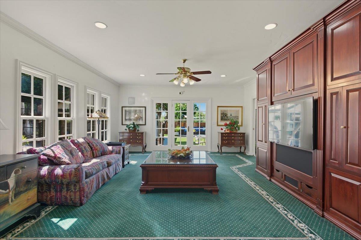Detail Gallery Image 8 of 48 For 883 Riverside Dr, San Jose,  CA 95125 - 5 Beds | 3 Baths