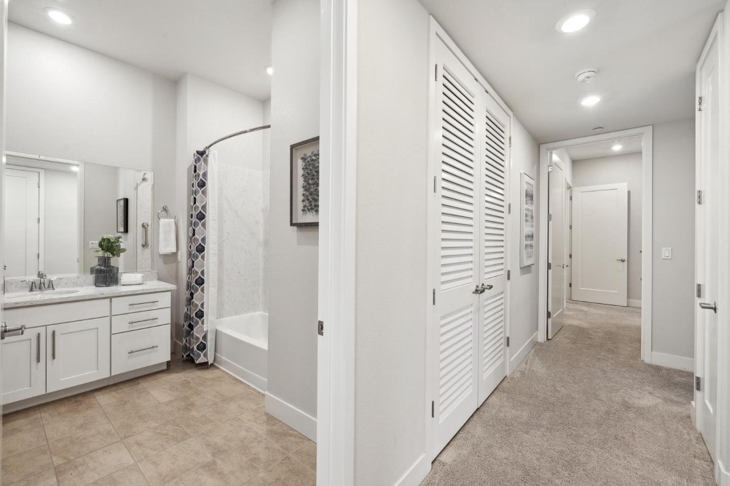 Detail Gallery Image 18 of 36 For 1028 Foster Square Ln #404,  Foster City,  CA 94404 - 3 Beds | 2 Baths