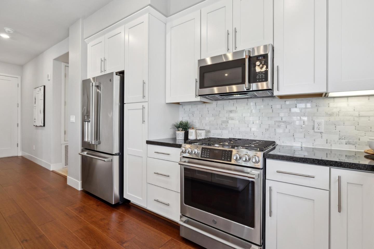 Detail Gallery Image 6 of 36 For 1028 Foster Square Ln #404,  Foster City,  CA 94404 - 3 Beds | 2 Baths
