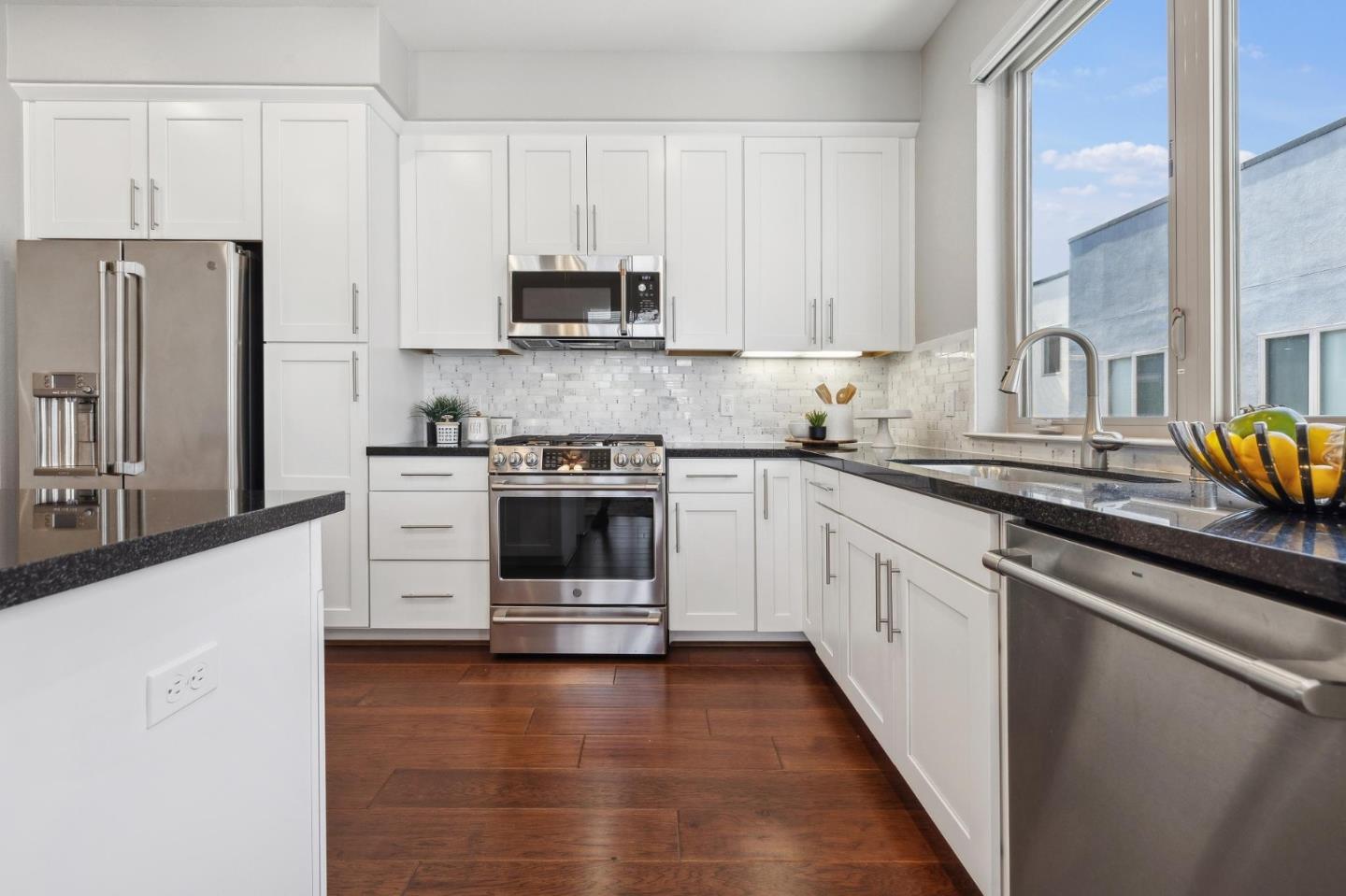 Detail Gallery Image 7 of 36 For 1028 Foster Square Ln #404,  Foster City,  CA 94404 - 3 Beds | 2 Baths