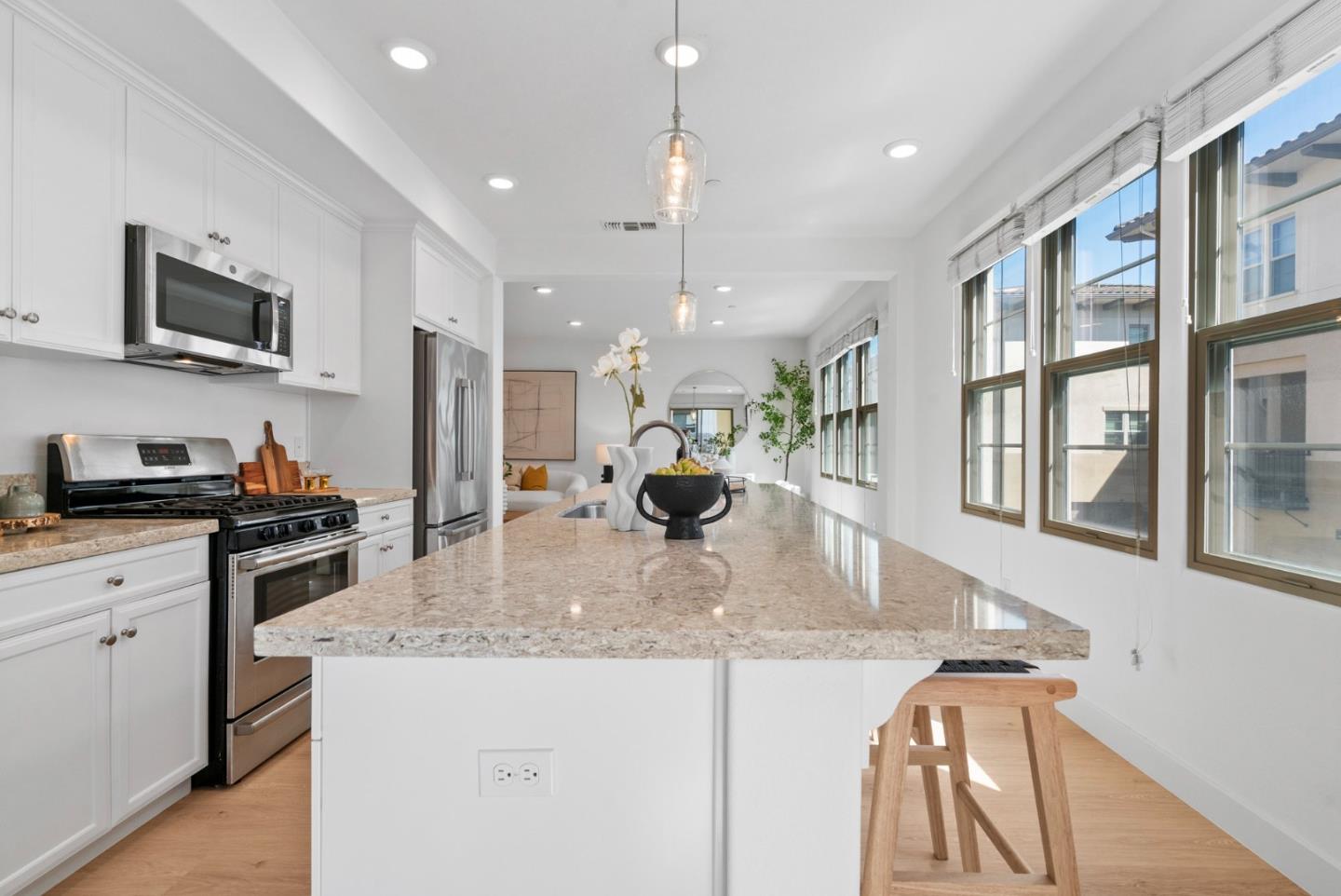 Detail Gallery Image 19 of 45 For 1087 Bigleaf Pl #108,  San Jose,  CA 95131 - 2 Beds | 2/1 Baths