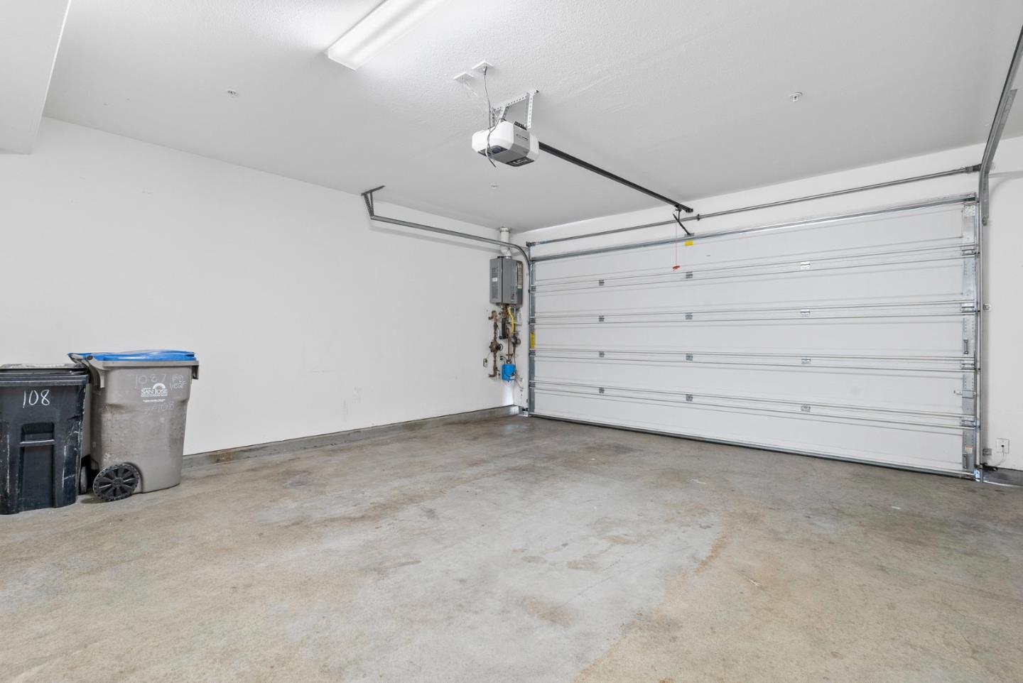 Detail Gallery Image 38 of 45 For 1087 Bigleaf Pl #108,  San Jose,  CA 95131 - 2 Beds | 2/1 Baths