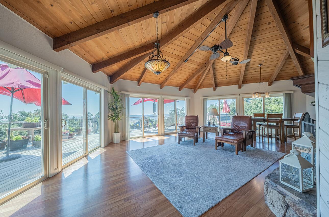 Detail Gallery Image 5 of 53 For 30 Pacific View Ter, Watsonville,  CA 95076 - 4 Beds | 2 Baths