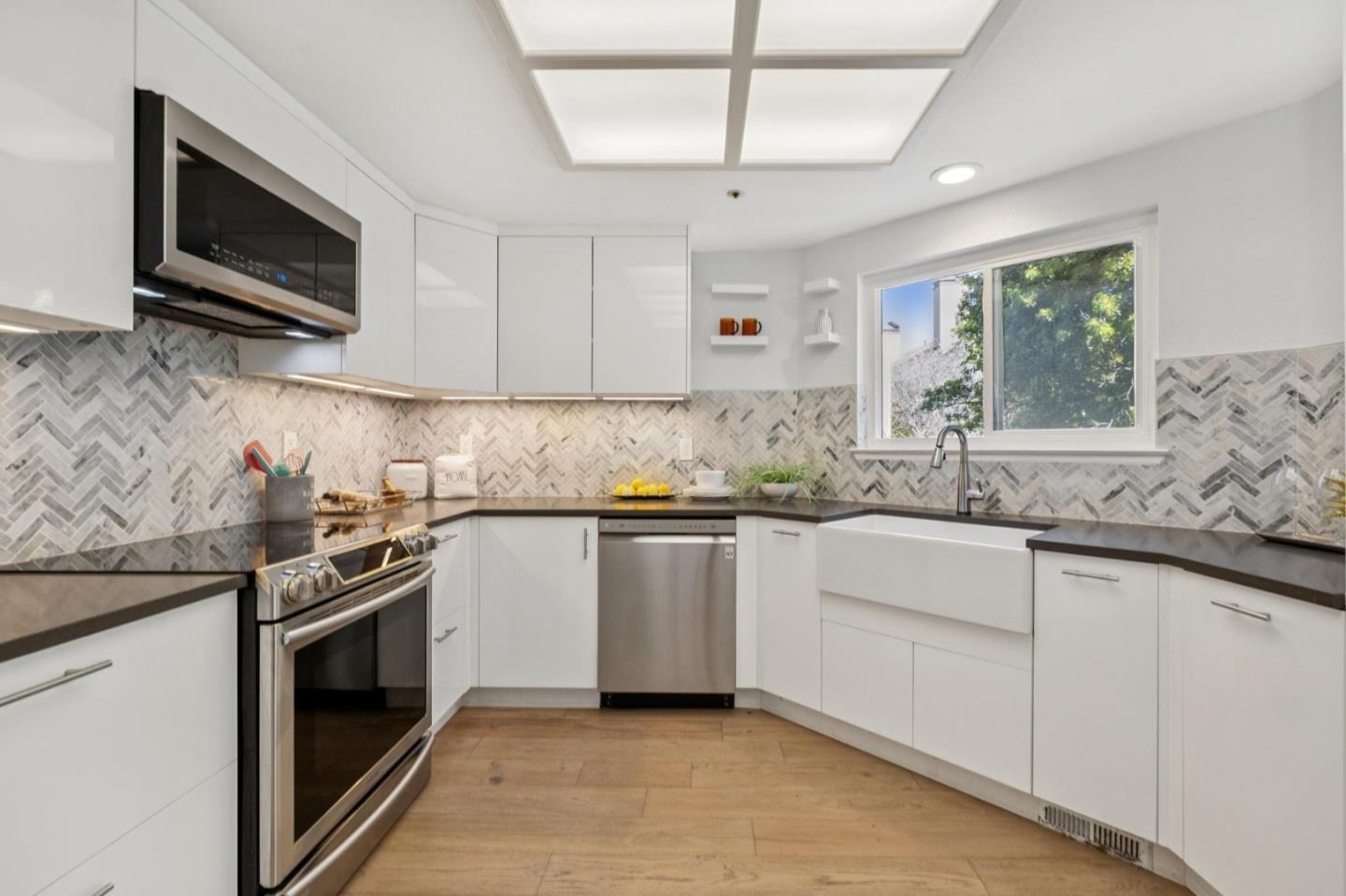 Detail Gallery Image 29 of 73 For 202 Commons Ln, Foster City,  CA 94404 - 2 Beds | 2/1 Baths