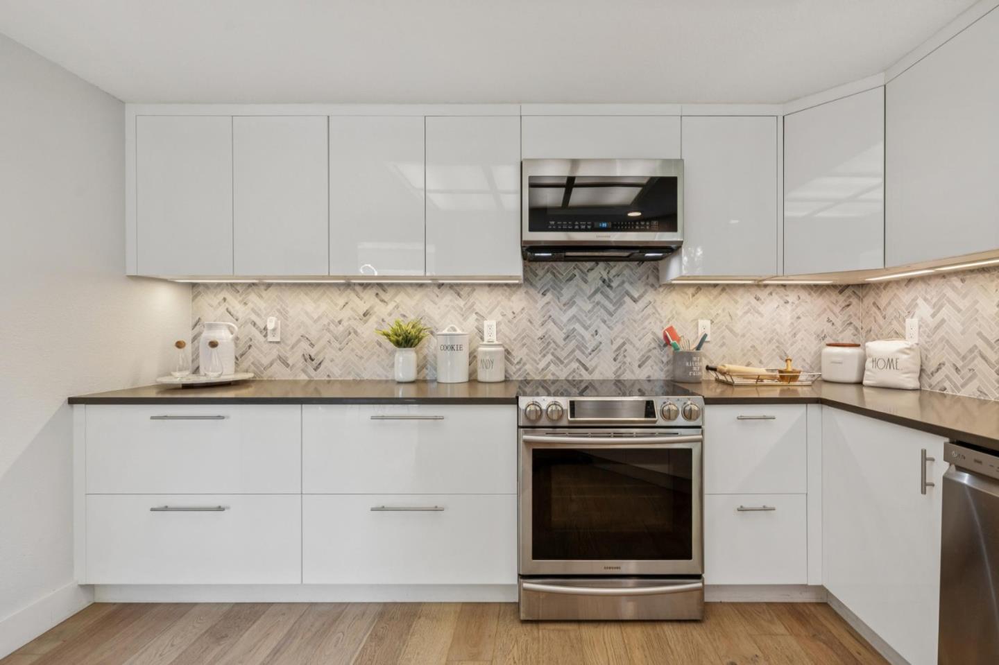 Detail Gallery Image 33 of 73 For 202 Commons Ln, Foster City,  CA 94404 - 2 Beds | 2/1 Baths