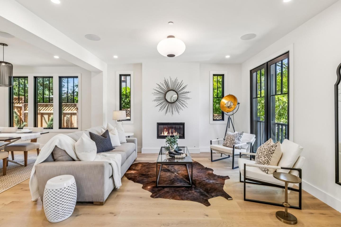 Detail Gallery Image 10 of 101 For 1425 Castillo Ave, Burlingame,  CA 94010 - 4 Beds | 4 Baths