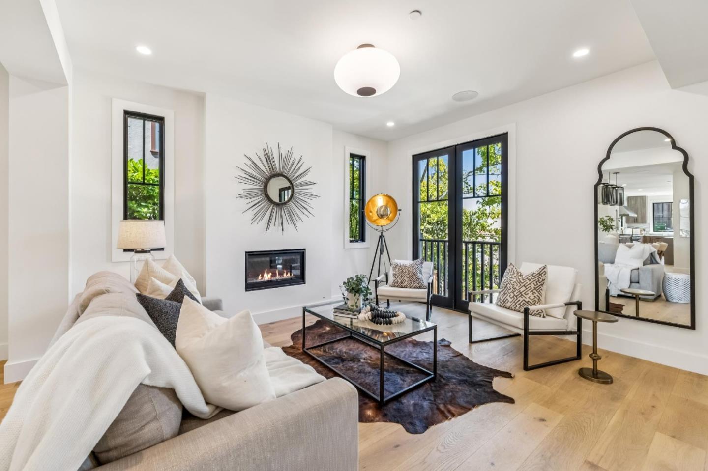 Detail Gallery Image 13 of 101 For 1425 Castillo Ave, Burlingame,  CA 94010 - 4 Beds | 4 Baths
