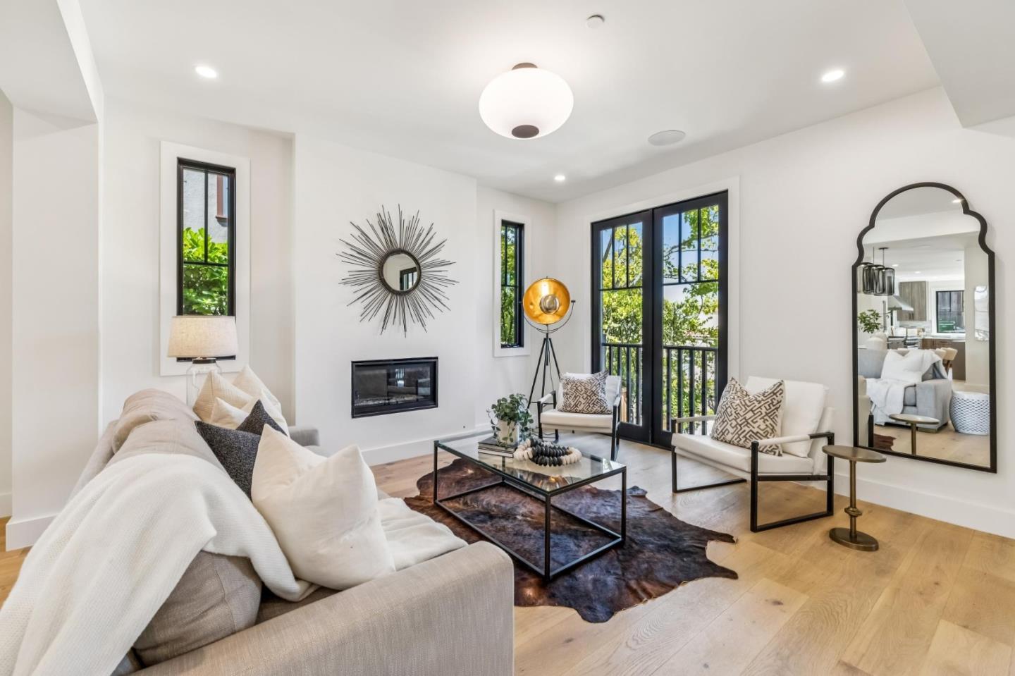 Detail Gallery Image 14 of 101 For 1425 Castillo Ave, Burlingame,  CA 94010 - 4 Beds | 4 Baths