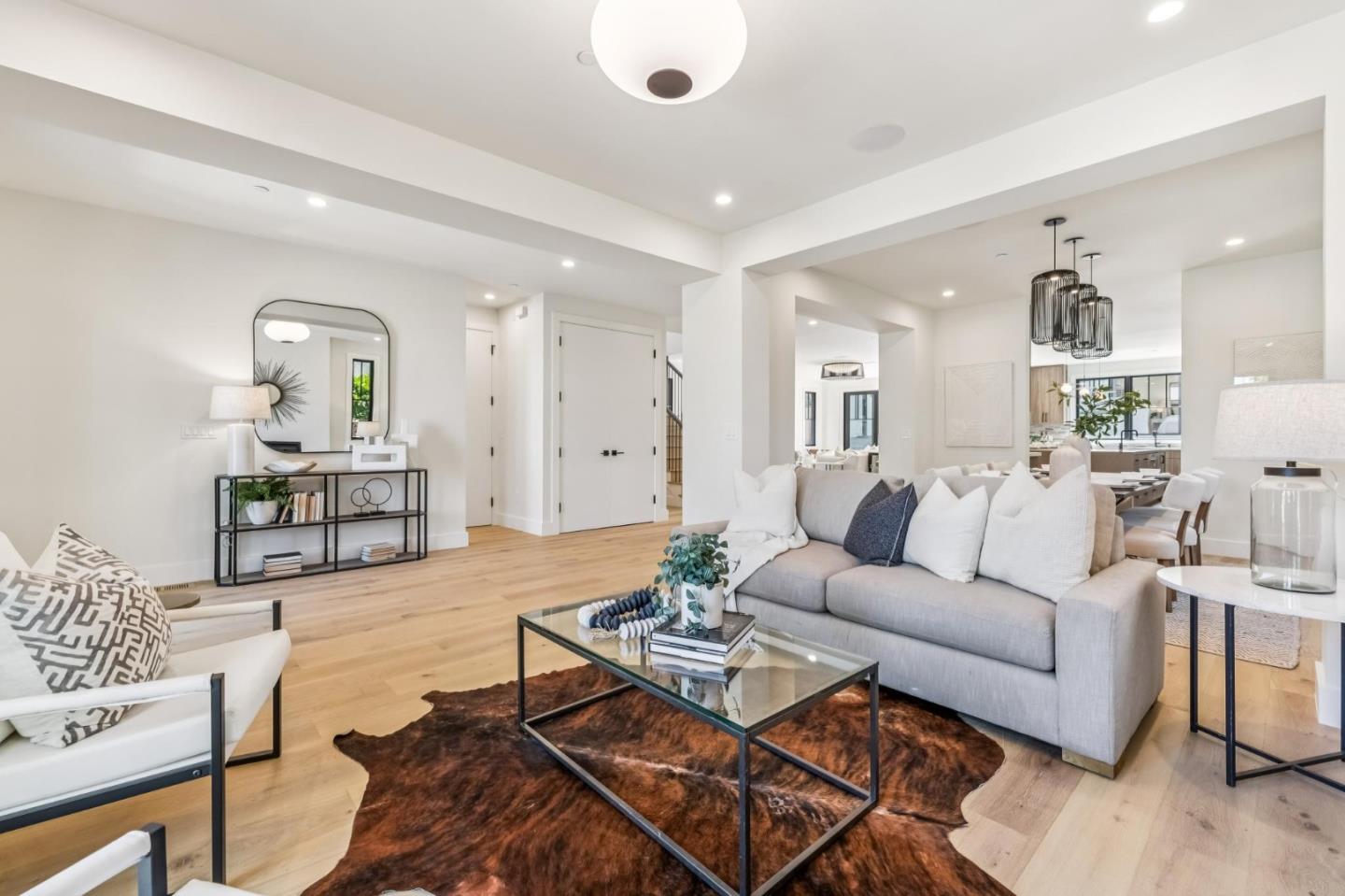 Detail Gallery Image 18 of 101 For 1425 Castillo Ave, Burlingame,  CA 94010 - 4 Beds | 4 Baths