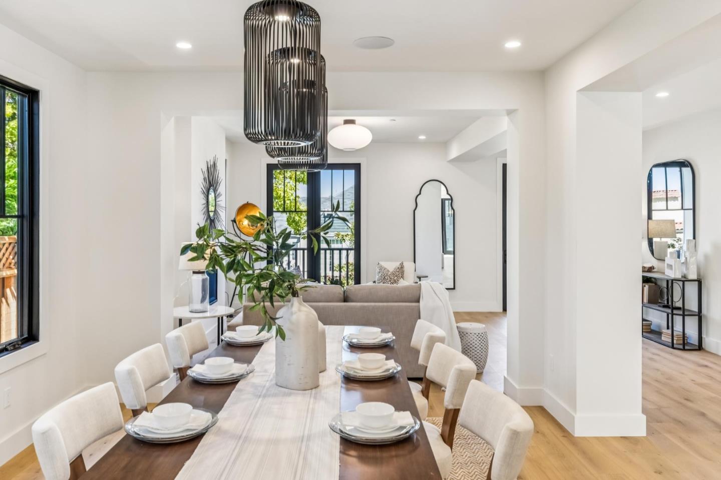 Detail Gallery Image 25 of 101 For 1425 Castillo Ave, Burlingame,  CA 94010 - 4 Beds | 4 Baths