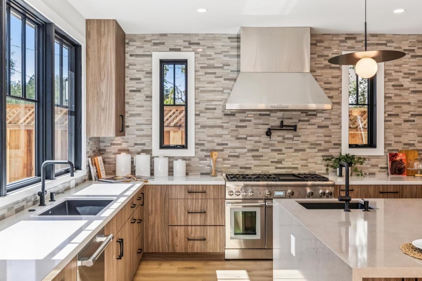 Detail Gallery Image 40 of 101 For 1425 Castillo Ave, Burlingame,  CA 94010 - 4 Beds | 4 Baths