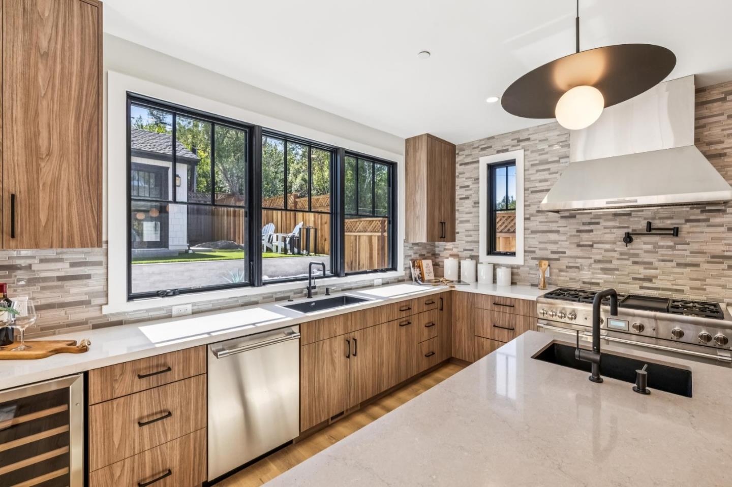 Detail Gallery Image 41 of 101 For 1425 Castillo Ave, Burlingame,  CA 94010 - 4 Beds | 4 Baths