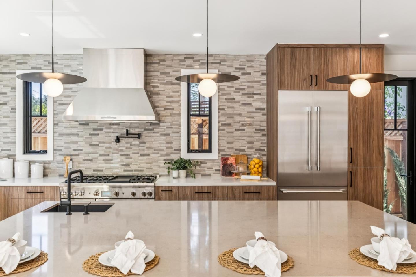 Detail Gallery Image 43 of 101 For 1425 Castillo Ave, Burlingame,  CA 94010 - 4 Beds | 4 Baths