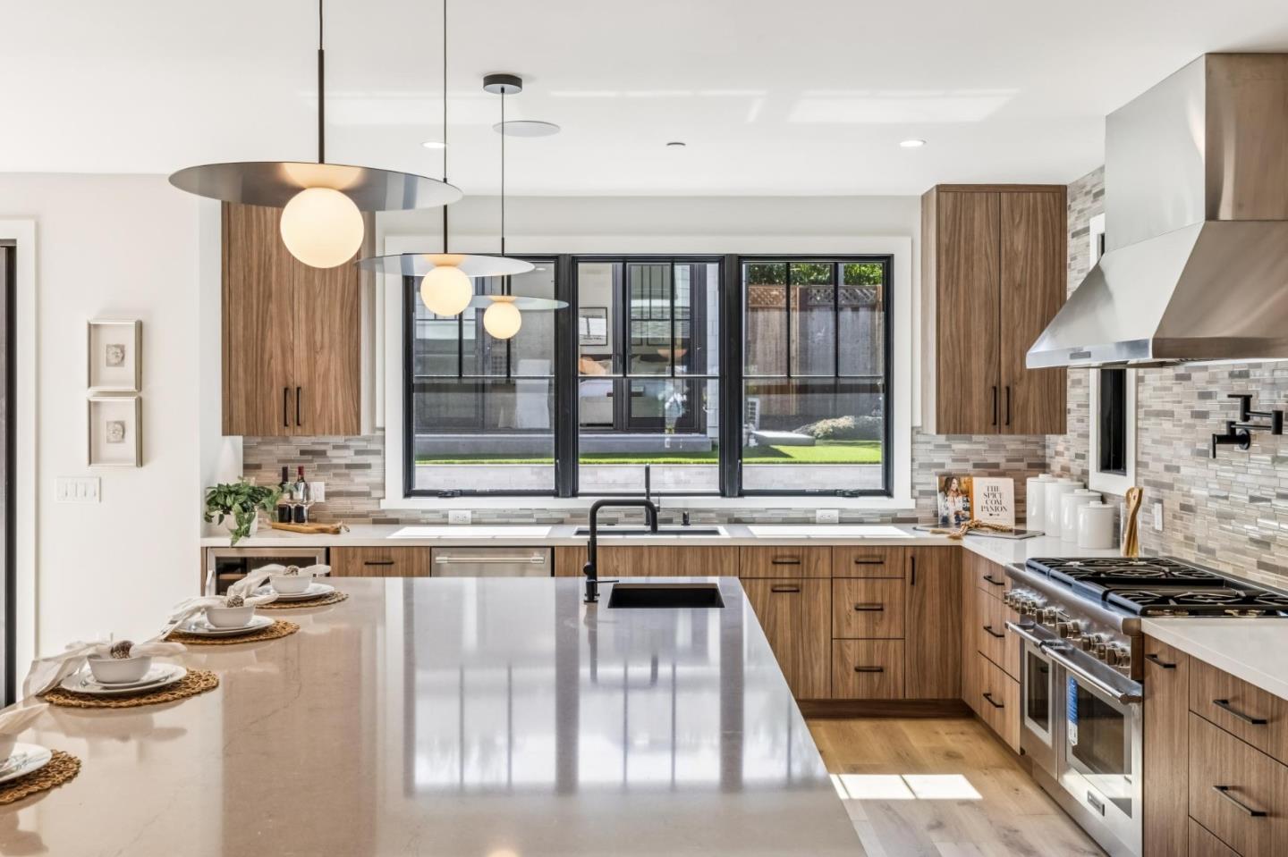 Detail Gallery Image 48 of 101 For 1425 Castillo Ave, Burlingame,  CA 94010 - 4 Beds | 4 Baths