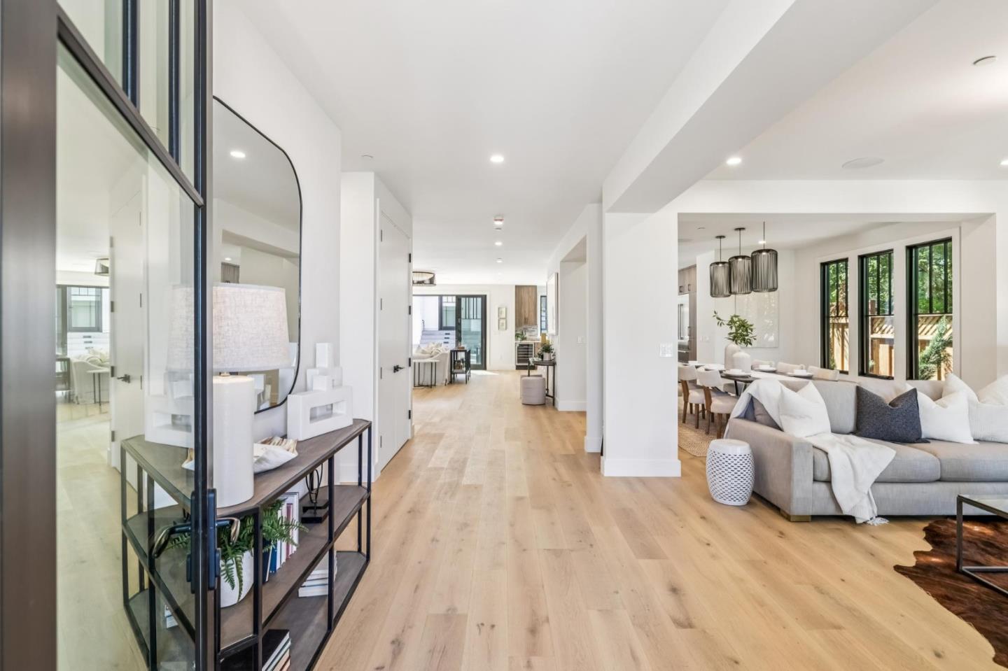 Detail Gallery Image 8 of 101 For 1425 Castillo Ave, Burlingame,  CA 94010 - 4 Beds | 4 Baths