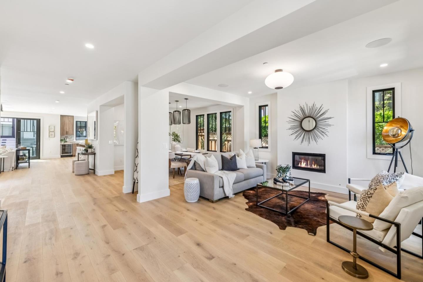 Detail Gallery Image 9 of 101 For 1425 Castillo Ave, Burlingame,  CA 94010 - 4 Beds | 4 Baths