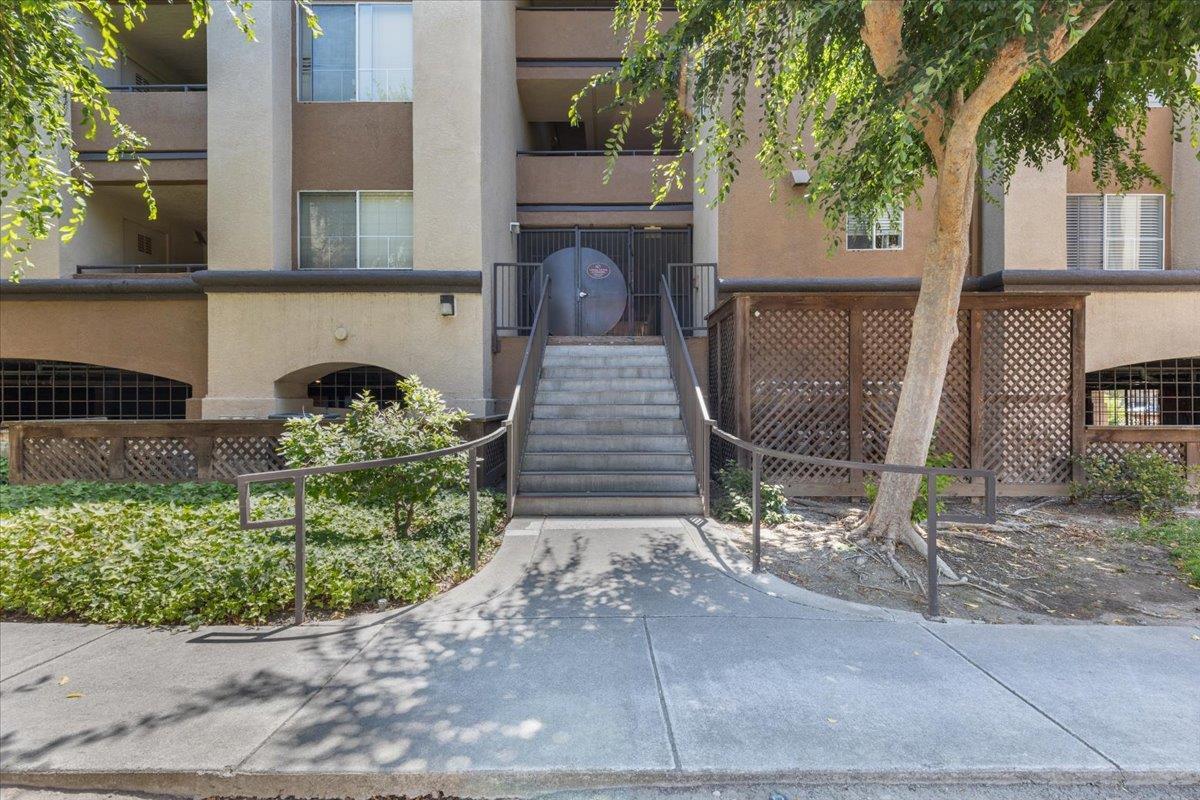 Detail Gallery Image 2 of 15 For 324 Morning Star Dr, San Jose,  CA 95131 - 2 Beds | 2 Baths