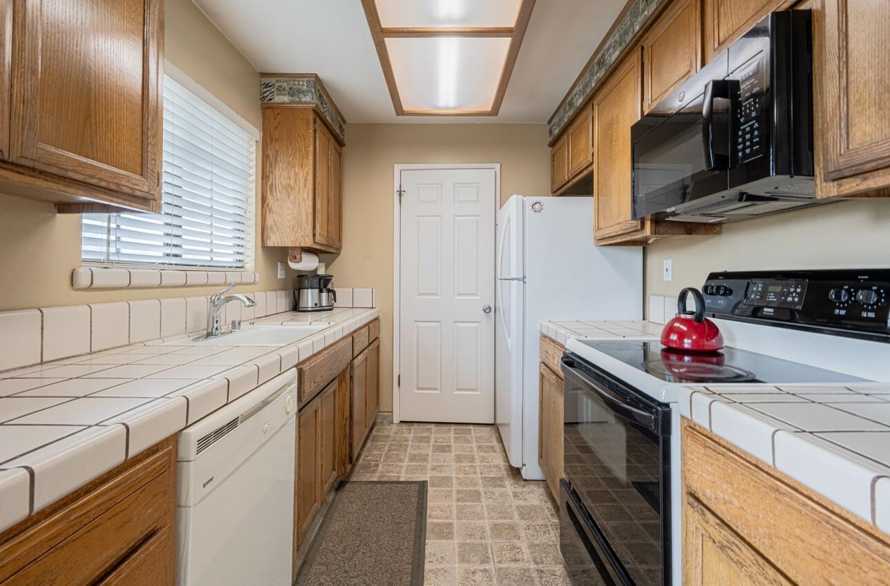 Detail Gallery Image 11 of 24 For 1051 Riker St #7,  Salinas,  CA 93901 - 2 Beds | 1 Baths