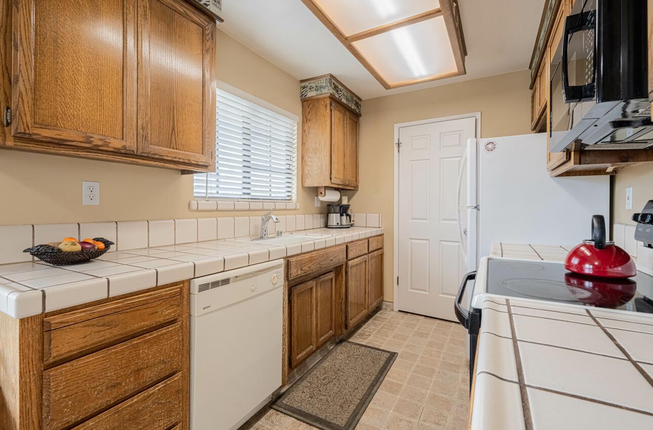 Detail Gallery Image 12 of 24 For 1051 Riker St #7,  Salinas,  CA 93901 - 2 Beds | 1 Baths