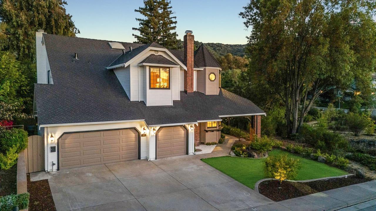 Detail Gallery Image 1 of 14 For 1128 Foxhurst Way, San Jose,  CA 95120 - 5 Beds | 4 Baths
