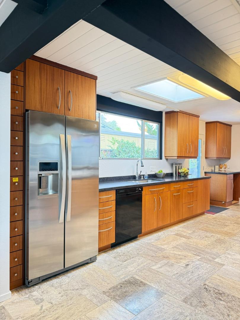 Detail Gallery Image 18 of 61 For 1105 Lorne Way, Sunnyvale,  CA 94087 - 4 Beds | 2 Baths