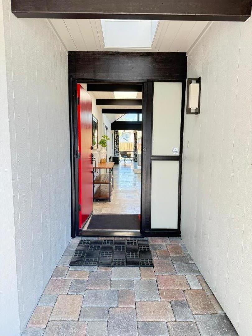 Detail Gallery Image 4 of 61 For 1105 Lorne Way, Sunnyvale,  CA 94087 - 4 Beds | 2 Baths