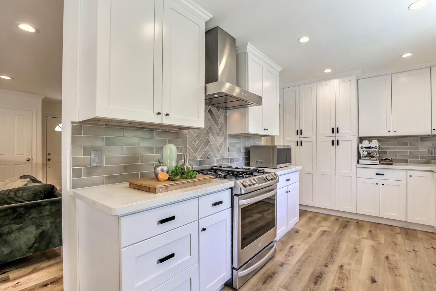Detail Gallery Image 9 of 22 For 3429 New Jersey Ave, San Jose,  CA 95124 - 3 Beds | 2 Baths