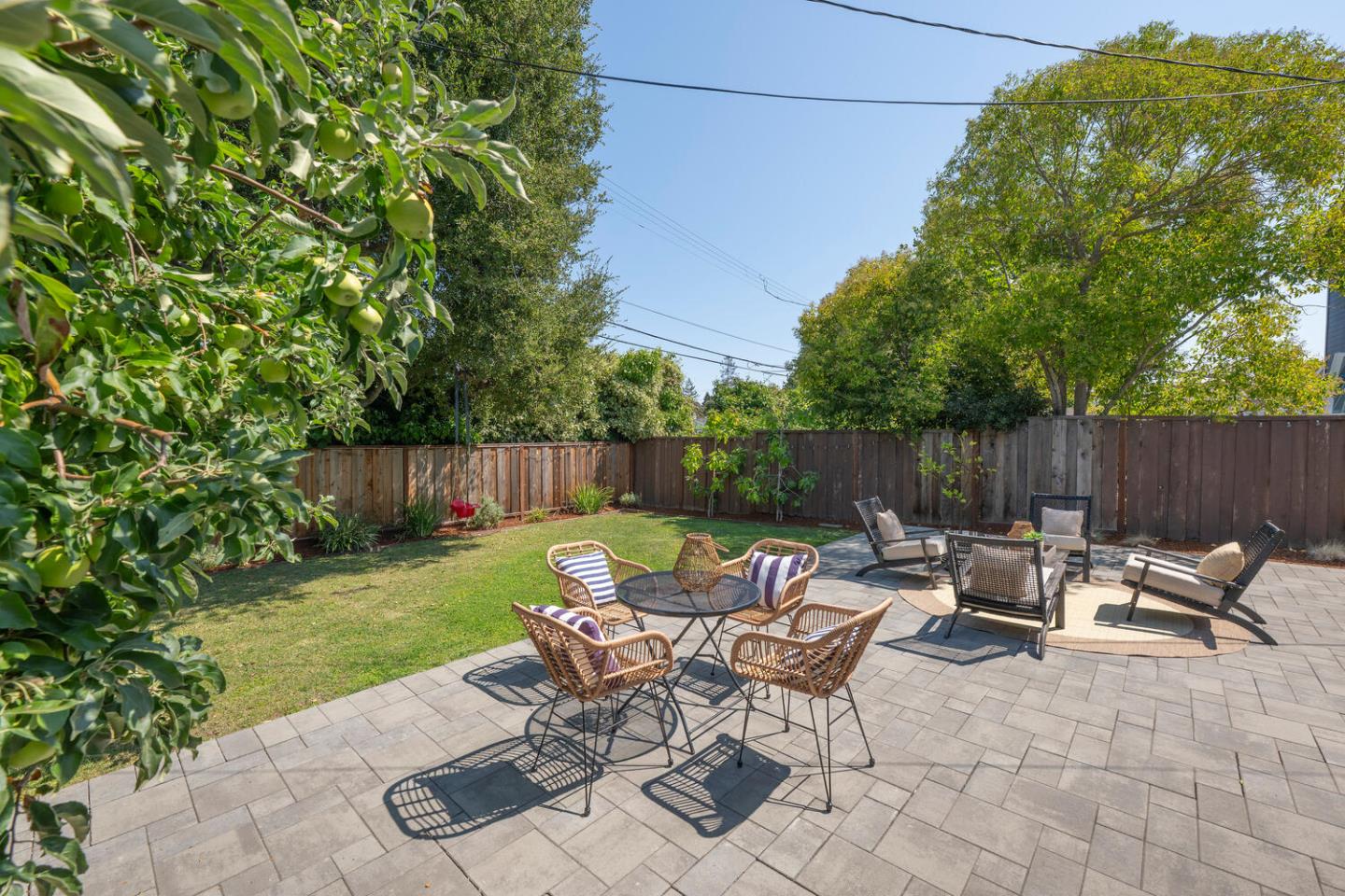 Detail Gallery Image 25 of 29 For 807 Cedar St, San Carlos,  CA 94070 - 3 Beds | 2 Baths