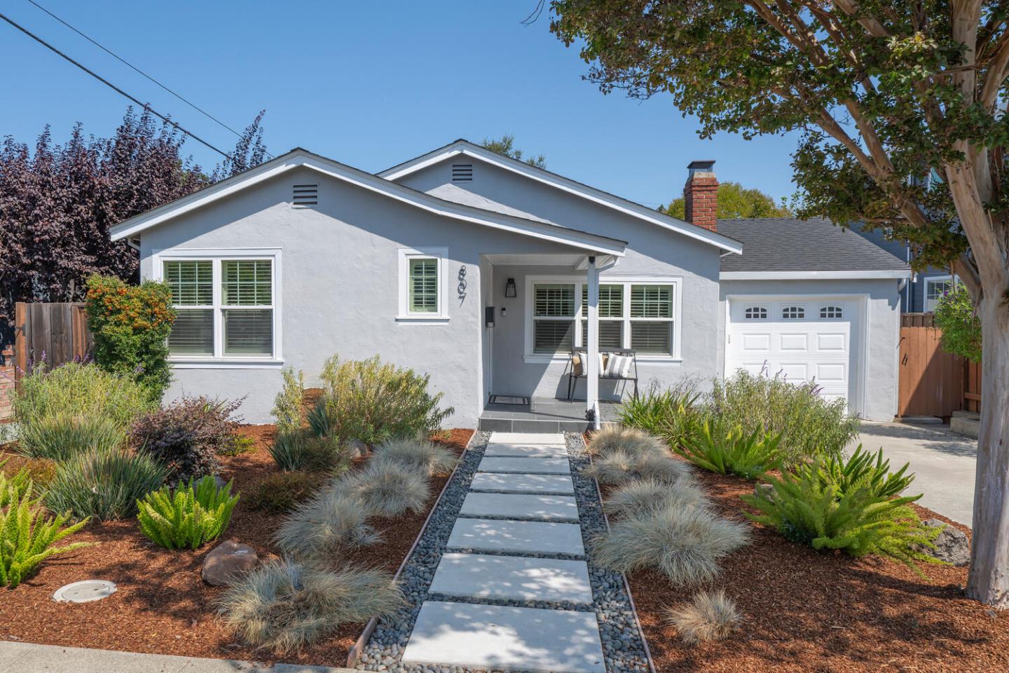 Detail Gallery Image 5 of 29 For 807 Cedar St, San Carlos,  CA 94070 - 3 Beds | 2 Baths
