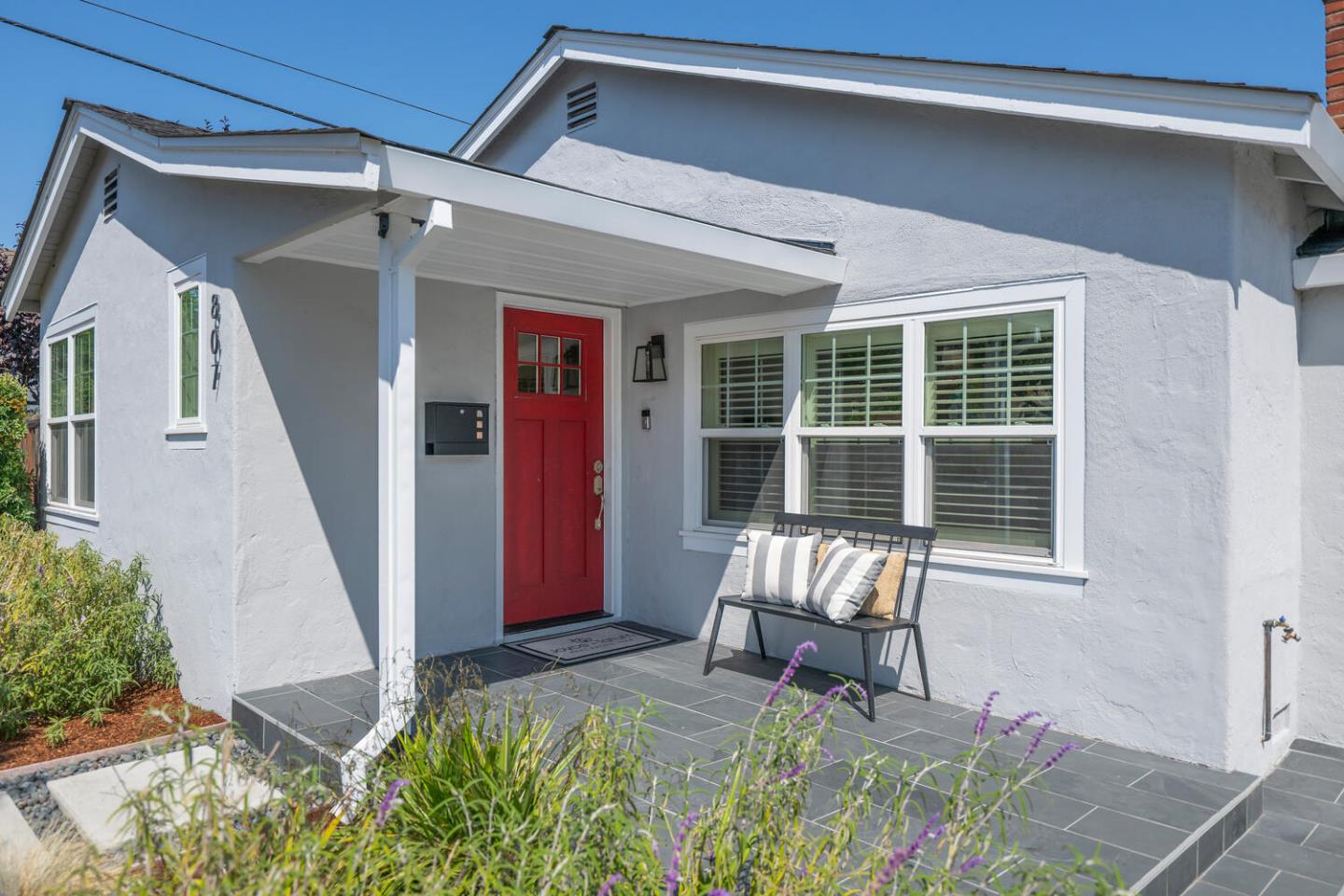 Detail Gallery Image 7 of 29 For 807 Cedar St, San Carlos,  CA 94070 - 3 Beds | 2 Baths