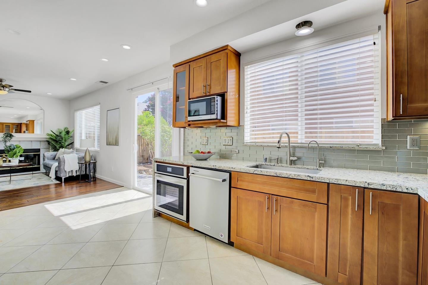 Detail Gallery Image 12 of 29 For 2183 Hunter Pl, Santa Clara,  CA 95054 - 4 Beds | 2/1 Baths