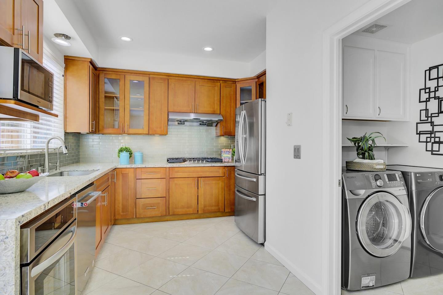 Detail Gallery Image 13 of 29 For 2183 Hunter Pl, Santa Clara,  CA 95054 - 4 Beds | 2/1 Baths