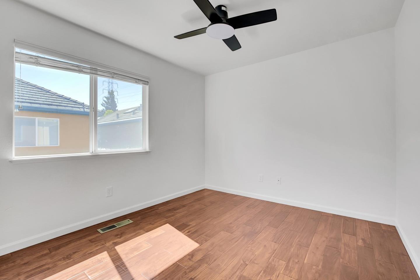 Detail Gallery Image 17 of 29 For 2183 Hunter Pl, Santa Clara,  CA 95054 - 4 Beds | 2/1 Baths