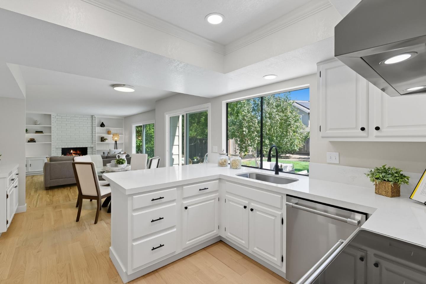 Detail Gallery Image 12 of 52 For 6570 Mcabee, San Jose,  CA 95120 - 5 Beds | 2/1 Baths