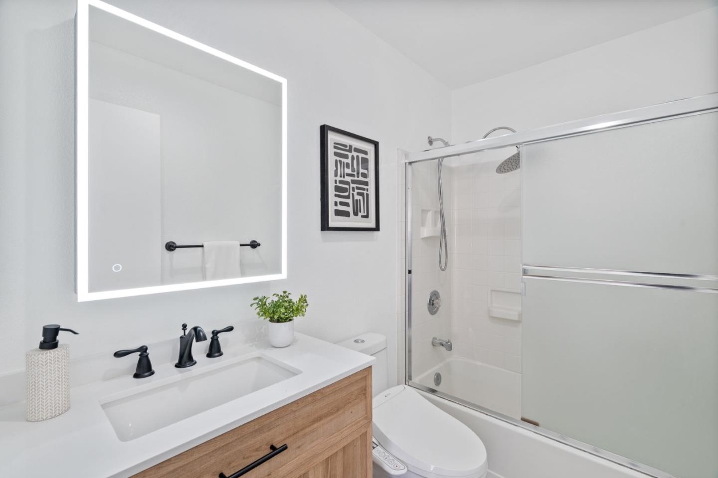 Detail Gallery Image 16 of 34 For 4049 Rio Ct, San Jose,  CA 95134 - 2 Beds | 2 Baths