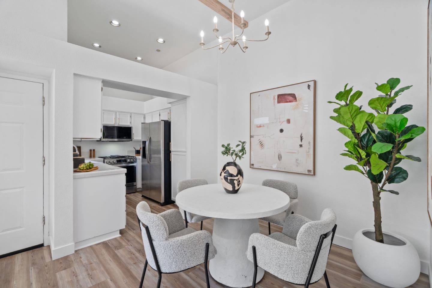 Detail Gallery Image 8 of 34 For 4049 Rio Ct, San Jose,  CA 95134 - 2 Beds | 2 Baths