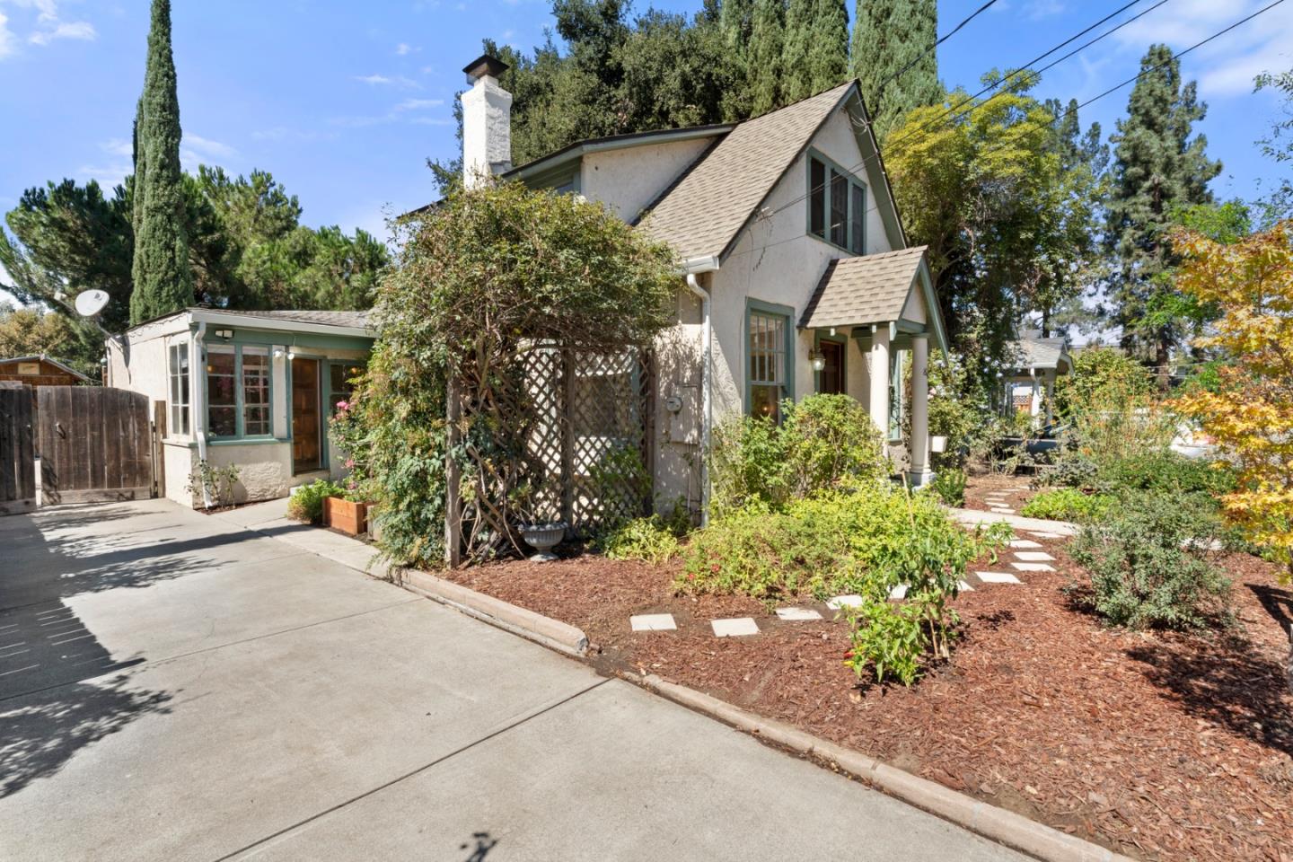 Detail Gallery Image 5 of 56 For 841 Willis Ave, San Jose,  CA 95125 - 3 Beds | 1/1 Baths
