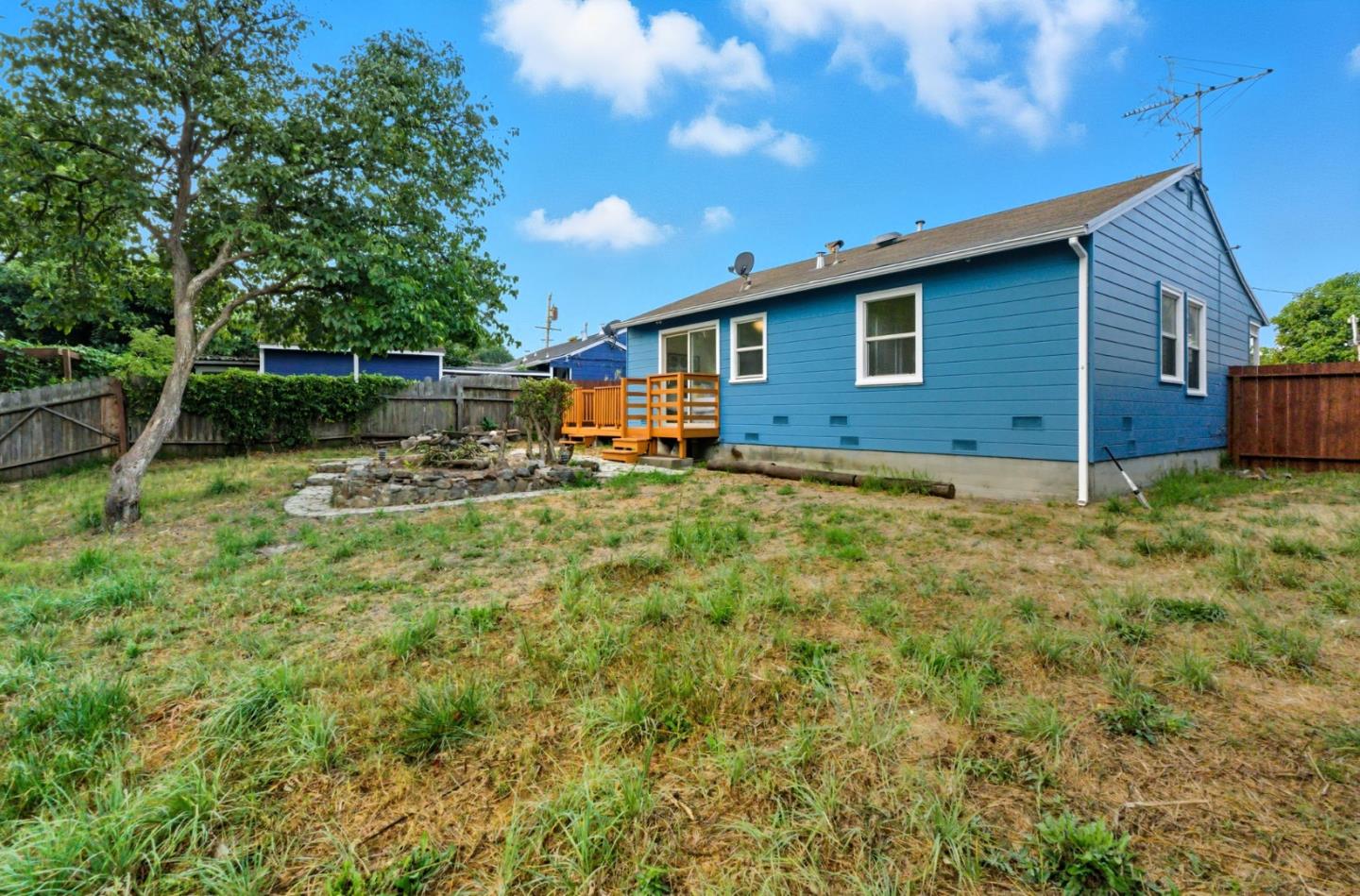 Detail Gallery Image 22 of 25 For 1961 Regello Ct, San Pablo,  CA 94806 - 2 Beds | 1 Baths