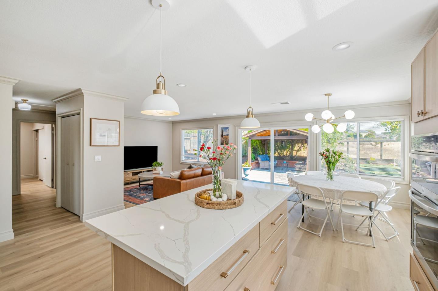 Detail Gallery Image 14 of 40 For 102 Banbury Way, Benicia,  CA 94510 - 3 Beds | 2 Baths