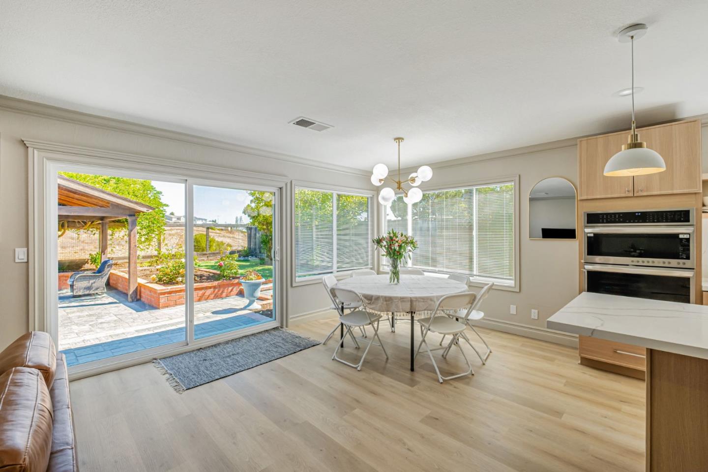 Detail Gallery Image 17 of 40 For 102 Banbury Way, Benicia,  CA 94510 - 3 Beds | 2 Baths